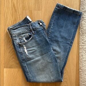 Frame Denim Blue Straight Leg Jeans with Vintage Wash and distressing Le Sylvie